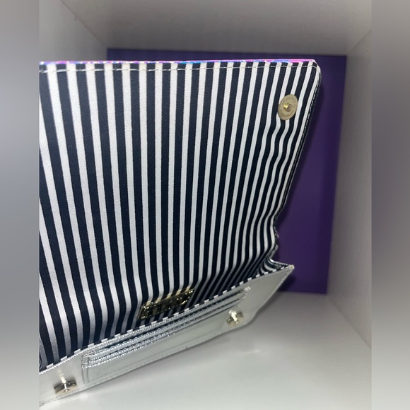 Reflective Wallet - Picture 9 of 9